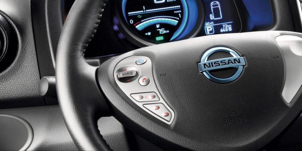 Nissan e-NV200 kokpit - Wypożyczalnia samochodów luksusowych Mestenza Trójmiasto Rafał Grzebin