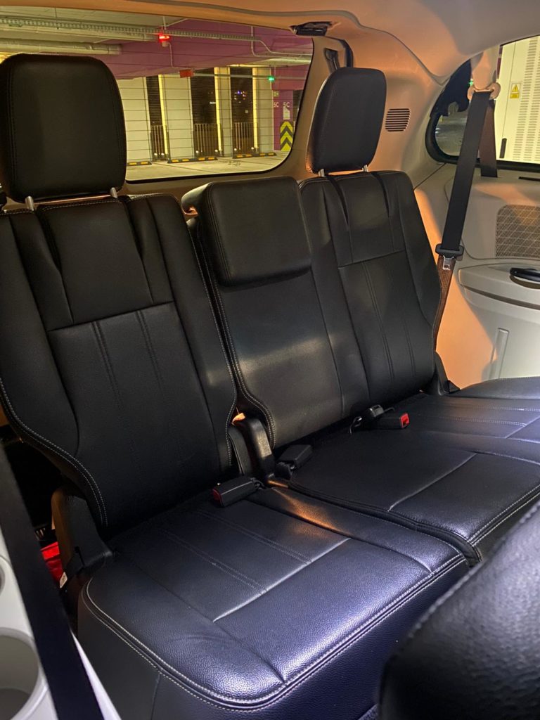 Chrysler Town Country wypozyczalnia samochodow Mestenza Rafał Grzebin