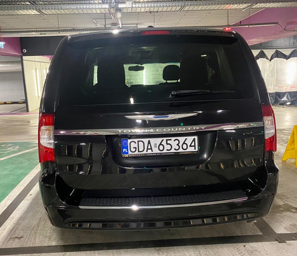Chrysler Town Country wypozyczalnia samochodow Mestenza Rafał Grzebin